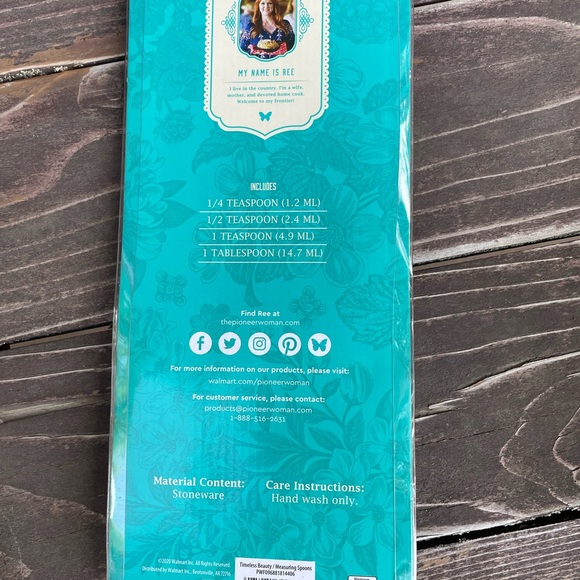 The Pioneer Woman 4pc measuring spoon set - Picture 2 of 2